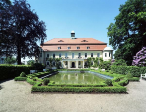Отель Hotel Schloss Schweinsburg  Нойкирхен/Плайссе